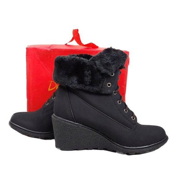 -NWT Dream Pairs Wm 10 Amstorm Blk Faux Suede Boots - Picture 2 of 8